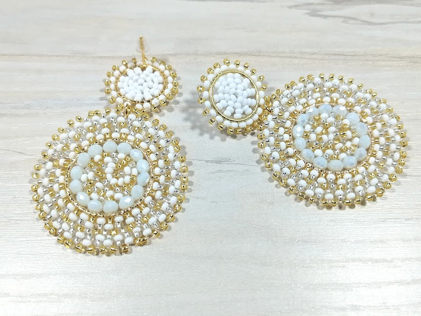Pendientes Abalorios Blancos con Marrón