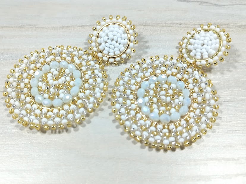Pendientes Abalorios Blancos con Marrón